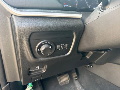 Used 2024 Jeep Grand Cherokee Altitude AWD/4WD image 14