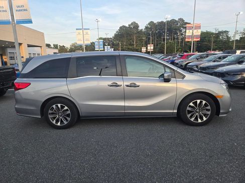 Used 2023 Honda Odyssey EX-L image 4