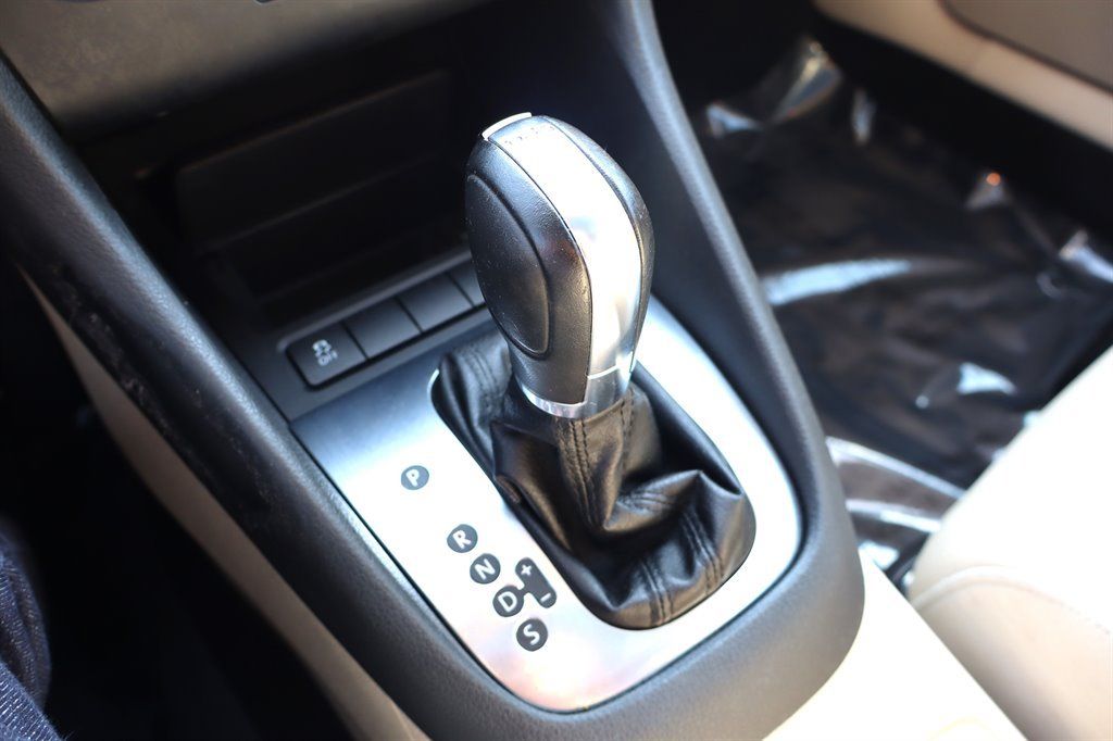 Used 2012 Volkswagen Jetta TDI FWD image 24