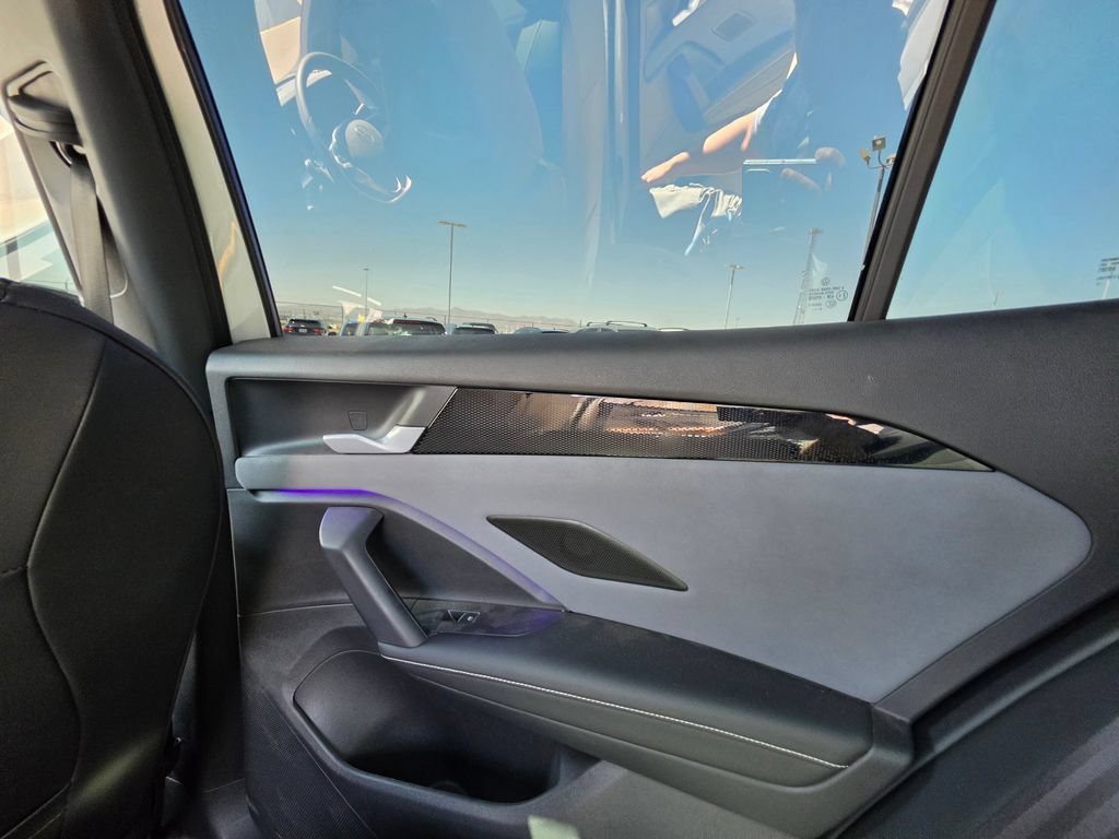 Certified 2025 Volkswagen Tiguan SE R-Line FWD image 18