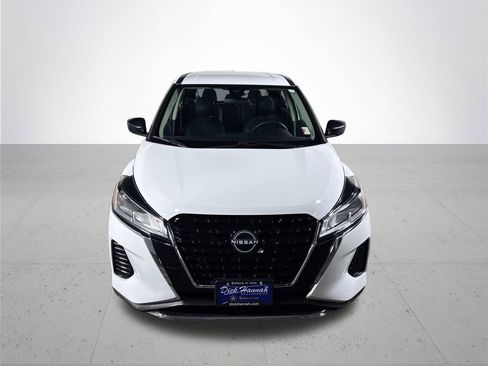 Used 2024 Nissan Kicks S image 3