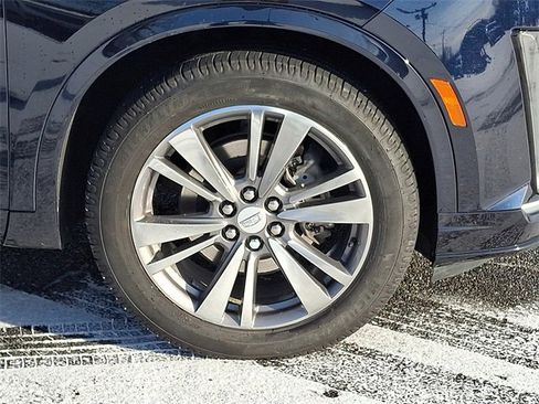 Used 2021 Cadillac XT6 Premium Luxury image 8