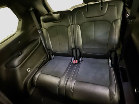 Used 2023 Jeep Grand Cherokee L Laredo image 29