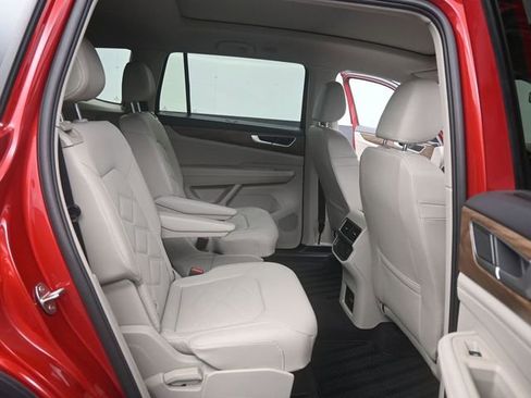 Used 2024 Volkswagen Atlas SE image 27