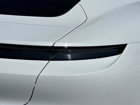 Certified 2022 Porsche Taycan 4S AWD/4WD image 27