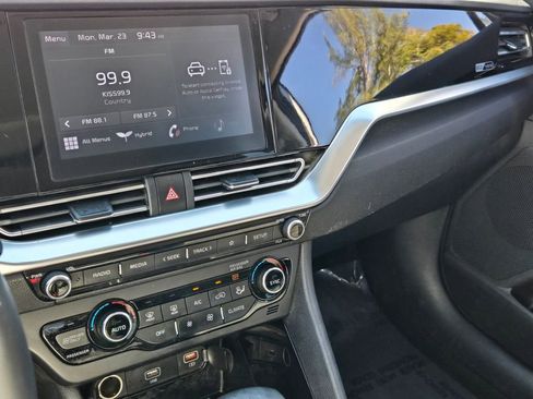 Used 2022 Kia Niro LXS image 20