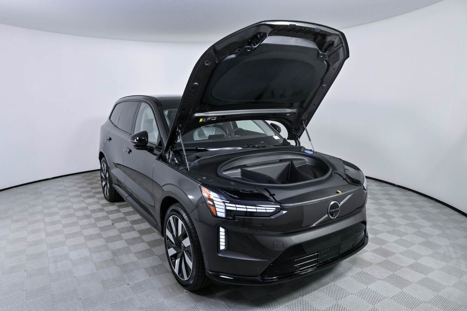 Certified 2025 Volvo EX90 Ultra AWD/4WD image 33