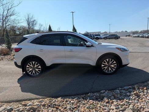 Used 2020 Ford Escape Titanium image 6