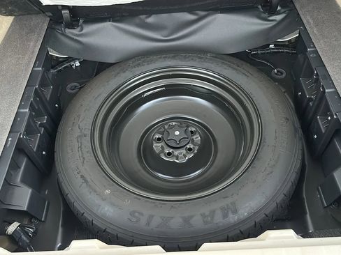 Used 2016 Nissan Murano SV image 27