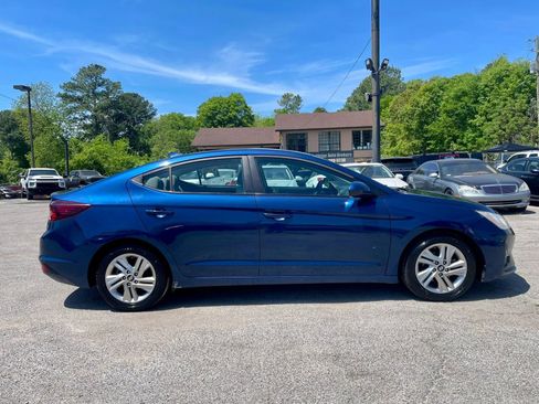 Used 2019 Hyundai Elantra Sedan FWD image 3