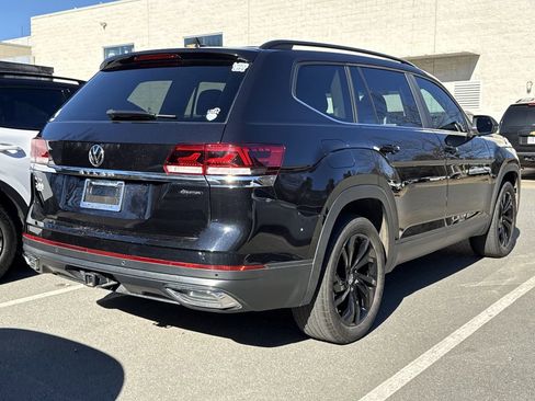Used 2023 Volkswagen Atlas SE w/ Black Wheel Package image 6