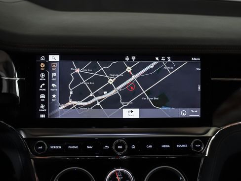 Used 2022 Bentley Continental GT V8 image 16