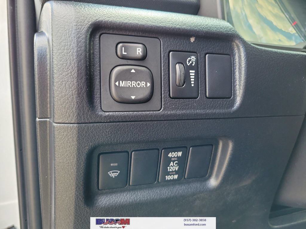 Used 2019 Toyota 4Runner SR5 AWD/4WD image 19