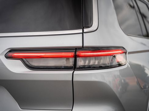 Used 2023 Jeep Grand Cherokee L Overland w/ Rear Seat Video Group I image 22