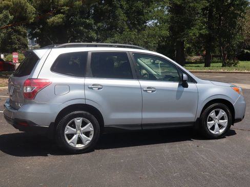 Used 2015 Subaru Forester 2.5i Limited AWD/4WD image 4