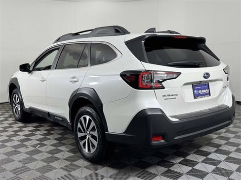 Certified 2025 Subaru Outback Premium image 8
