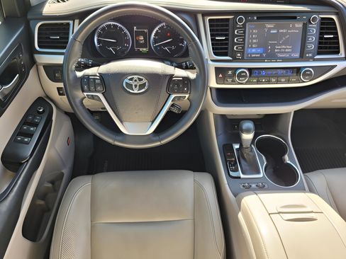 Certified 2019 Toyota Highlander Limited image 13