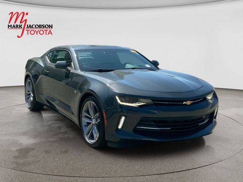 Used 2016 Chevrolet Camaro LT RWD image 3