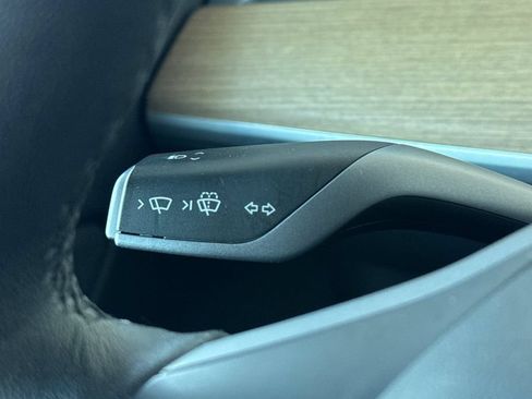 Used 2022 Tesla Model Y Performance AWD/4WD image 29