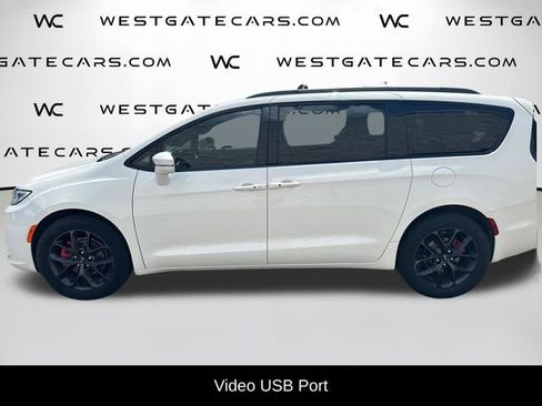 Used 2021 Chrysler Pacifica Limited w/ Uconnect Theater Family Group AWD/4WD image 30