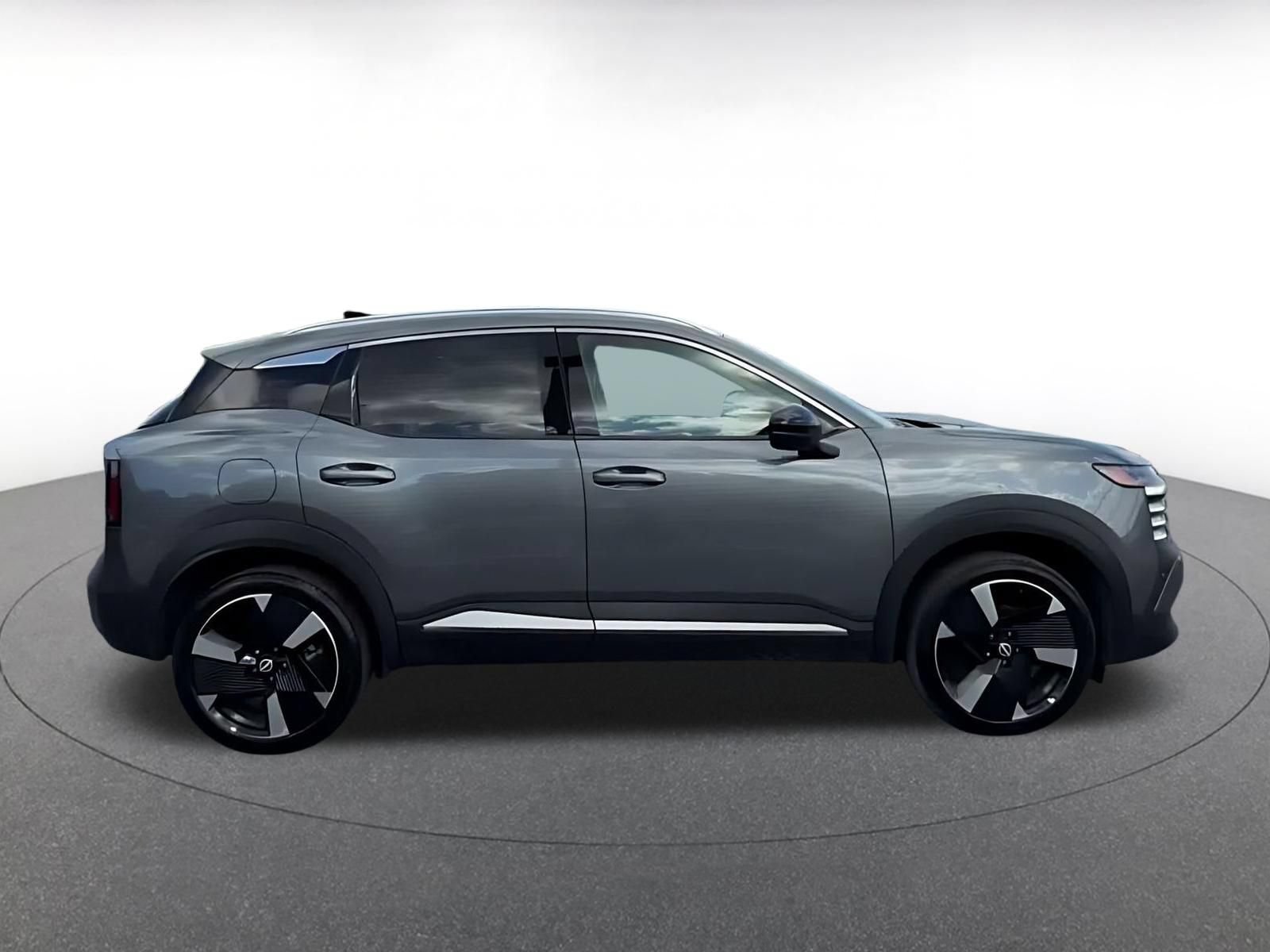Used 2026 Nissan Kicks SR AWD/4WD image 15