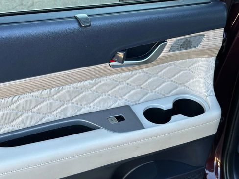 Used 2021 Hyundai Palisade Calligraphy image 16