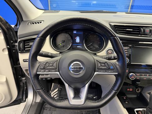 Used 2021 Nissan Rogue Sport SL w/ Premium Package image 15