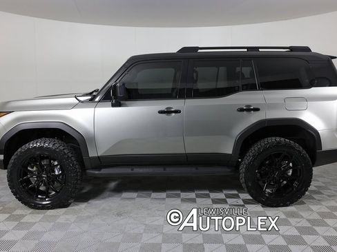 Used 2025 Lexus GX 550 image 9