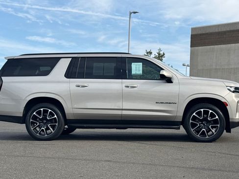 Used 2021 Chevrolet Suburban RST AWD/4WD image 6