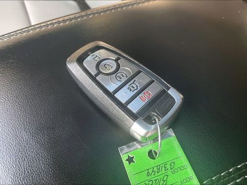 Used 2022 Ford Explorer XLT w/ Equipment Group 202A image 13