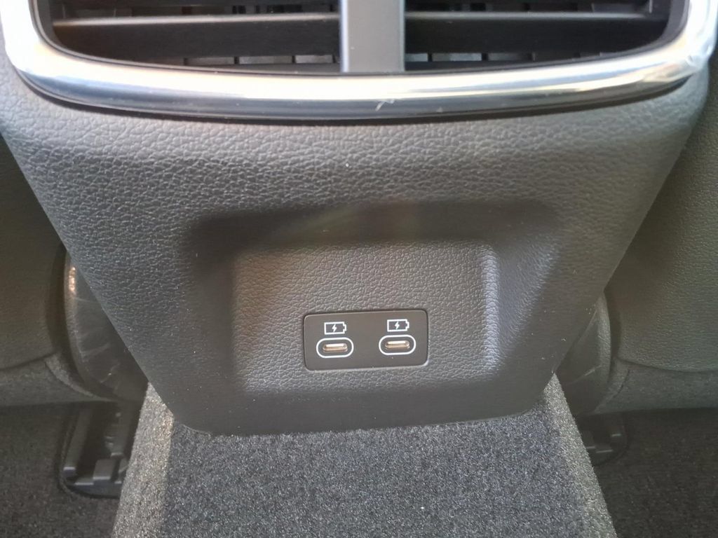 Used 2026 Genesis G70 2.5T RWD image 13