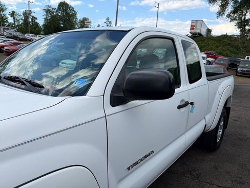 Used 2009 Toyota Tacoma PreRunner RWD image 10