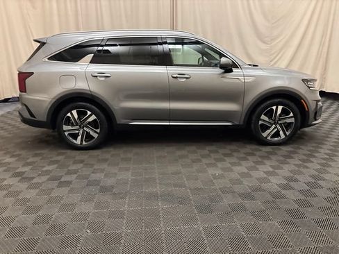 Used 2022 Kia Sorento SX Prestige w/ Panoramic Sunroof Package AWD/4WD image 4