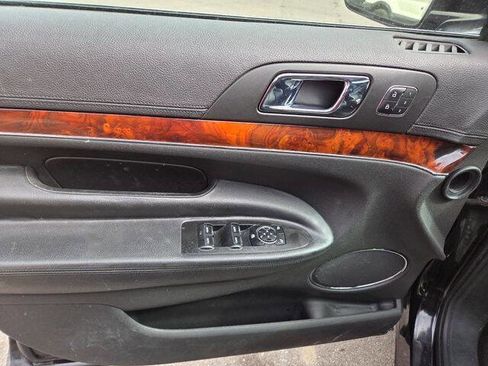 Used 2019 Lincoln MKT Livery image 12