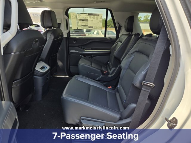 New 2027 Lincoln Navigator Premiere RWD image 10
