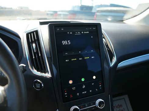 Used 2024 Ford Edge Titanium image 12