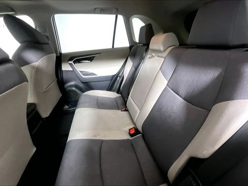 Used 2019 Toyota RAV4 XLE FWD image 21