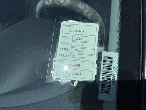 Used 2023 Kia Soul LX w/ Option Group 015 FWD image 3