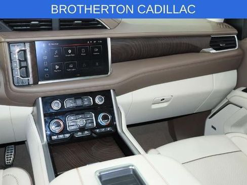 Used 2023 GMC Yukon Denali AWD/4WD image 25