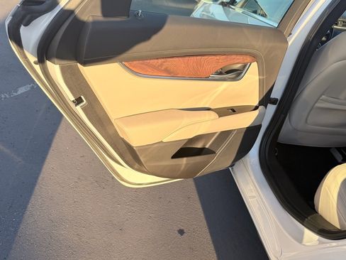 Used 2019 Cadillac XTS Luxury image 19