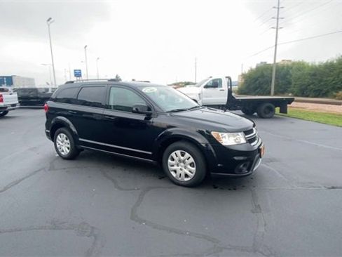 Used 2019 Dodge Journey SE w/ Connectivity Group image 2