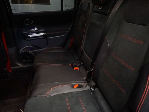 Used 2025 Mercedes-Benz GLB 35 AMG 4MATIC image 20