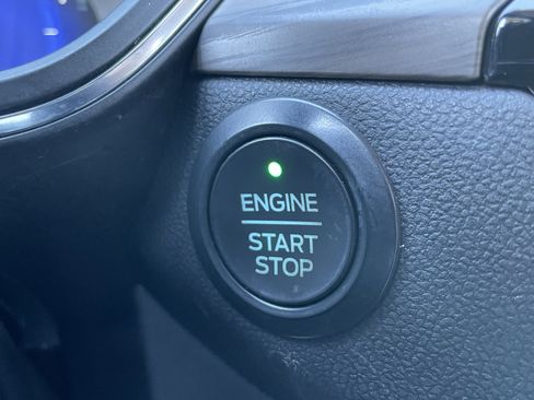 Used 2020 Ford Escape Titanium image 27