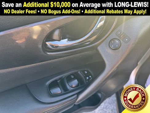 Used 2018 Nissan Rogue SV image 16