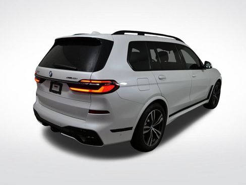 Used 2024 BMW X7 xDrive40i w/ Executive Package AWD/4WD image 3