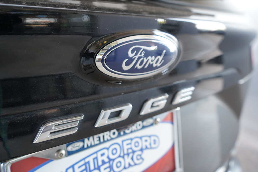 Certified 2024 Ford Edge SEL AWD/4WD image 6