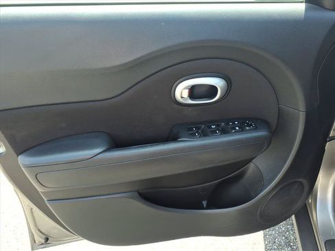 Used 2016 Kia Soul w/ Convenience Package FWD image 23