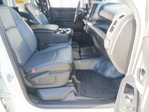 Used 2024 RAM 2500 Tradesman w/ Chrome Appearance Group image 25