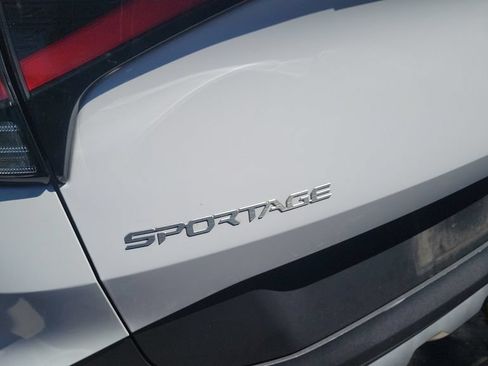 Used 2024 Kia Sportage EX FWD image 9