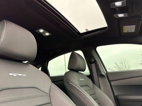 Used 2024 Kia Forte GT-Line w/ GT-Line Premium Package image 16